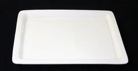 פלטת הגשה 1/2 גסטרונורם 32 * 26 * 2 ס"מ